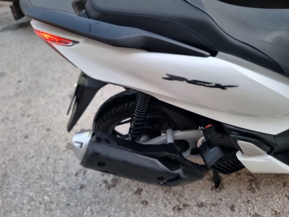 Moto PCX 125 , 373  km , branca semi nova 2024