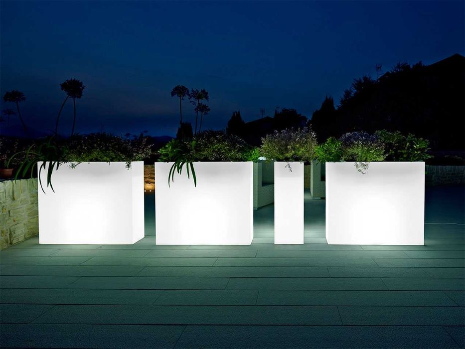 Mobiliario led bares e mesas