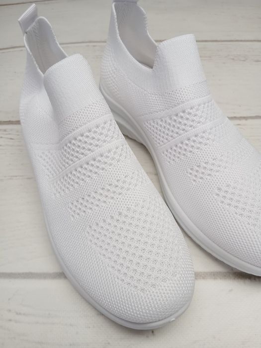 Białe sneakersy slip on lekkie sportowe buty siateczka rozmiar 39