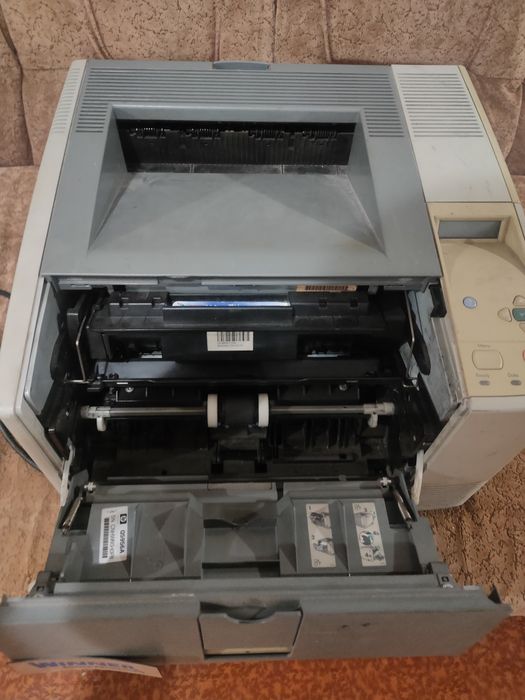 Принтер HP Laserjet 2420