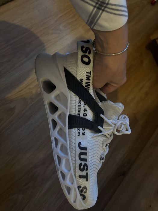 Buty  sportowe 40