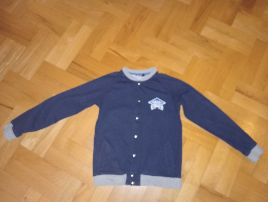 Bluza chłopięca w rozmiarze 158/164