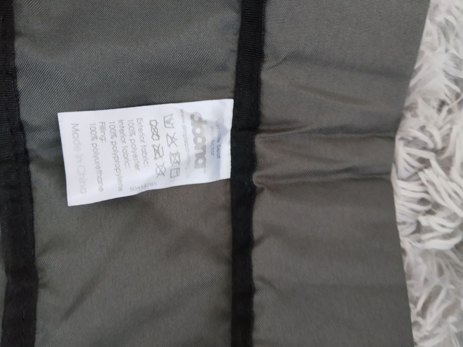 Килимок на сидіння під автокрісло Doona