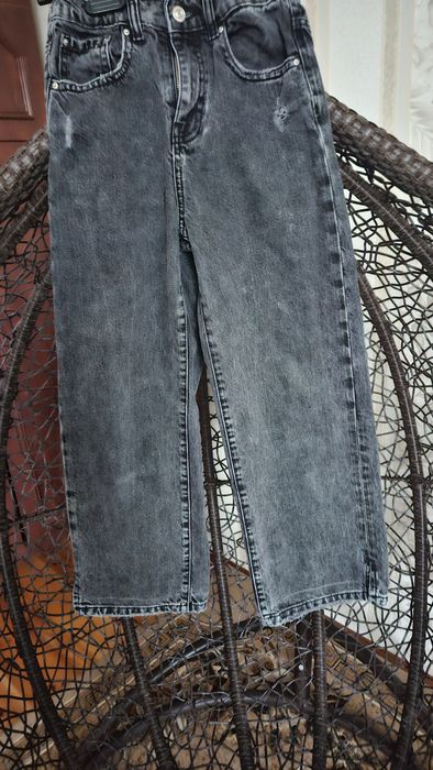Джинси Zara на дівчинку на 10-11 років