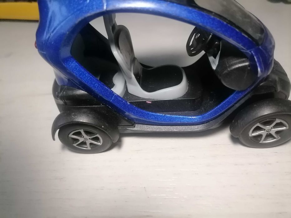 Машинки по 100грн