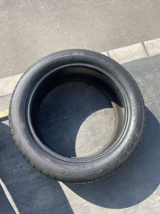 245/45/18 goodyear efficient grip runflat