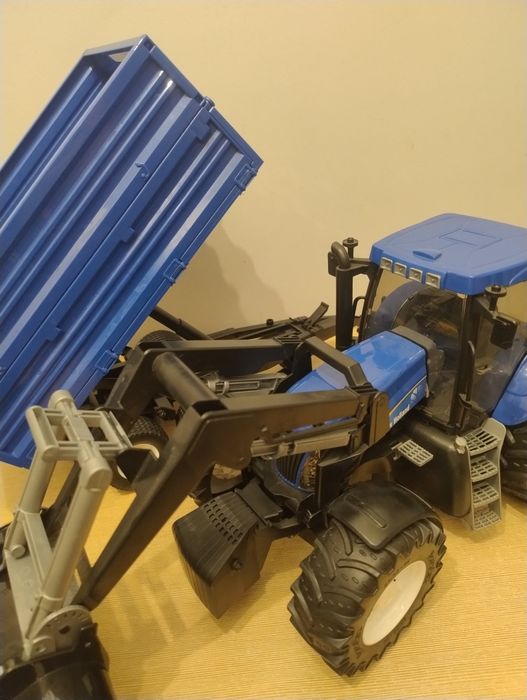 Traktor Bruder z przyczepą duży