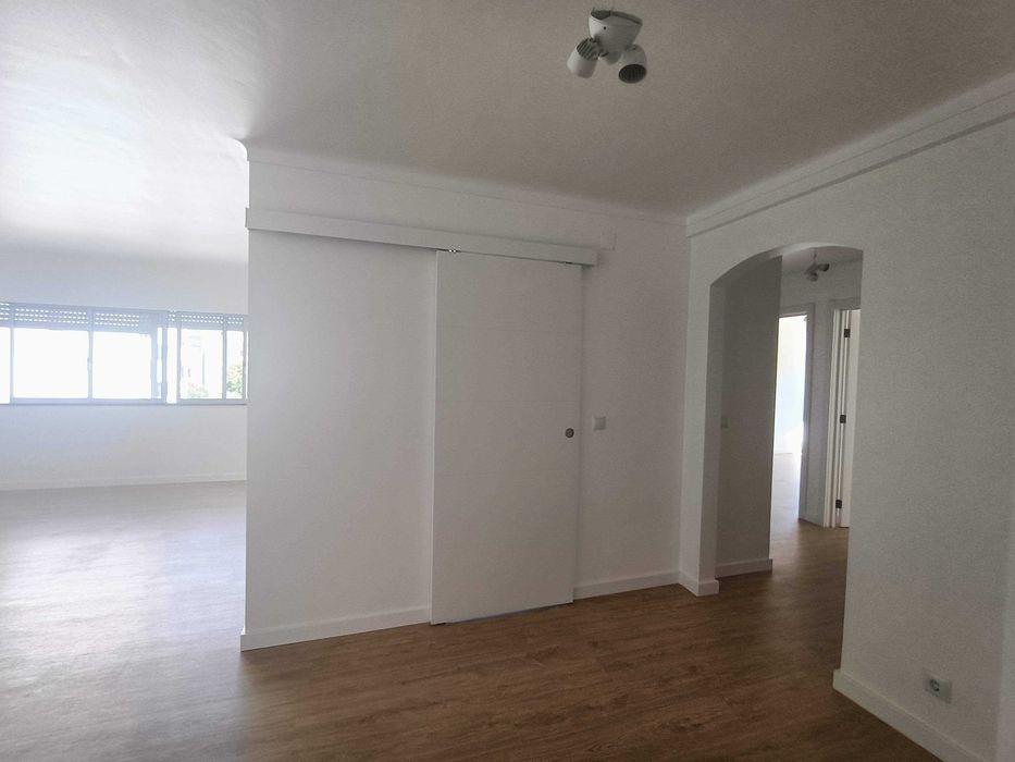 T2 Totalmente Remodelado| Urb.Quinta das Flores - Sto António Cavaleiros | Lisboa