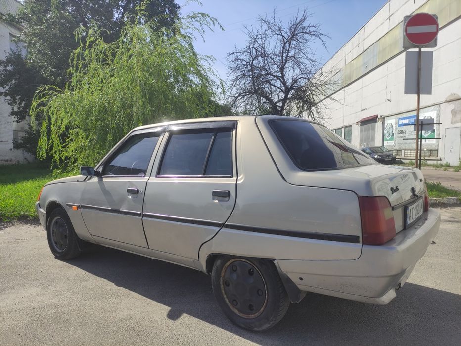 Славута 2009 год 1.3 инжектор люкс