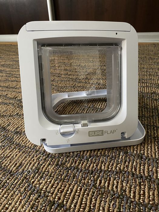SureFlap розумні дверцята для кота з мікрочіпом