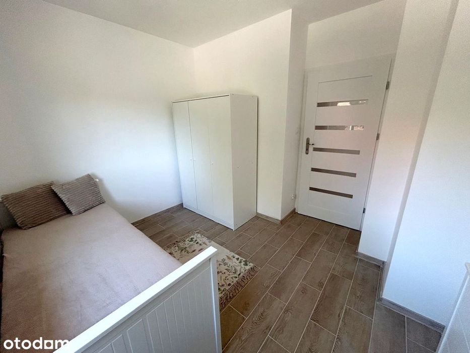 Atrakcyjne, umeblowane w pełni 2 pok/ 2 piętro z miejs. postoj/Centrum - Więcej