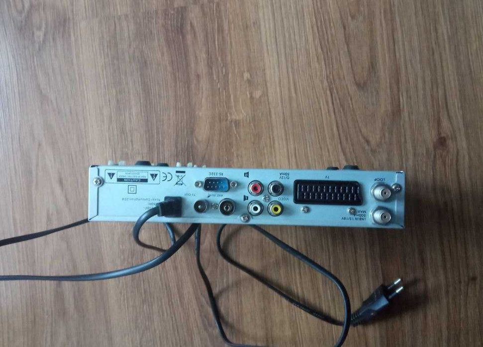 Спутниковый тюнер ресивер приставка смарт Digital 4100C