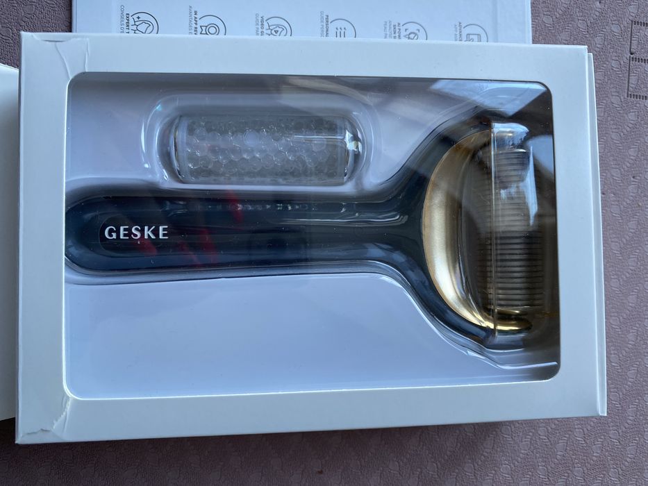 Електронний ролер для обличчя та тіла з мікроголками GESKE MicroNeedle