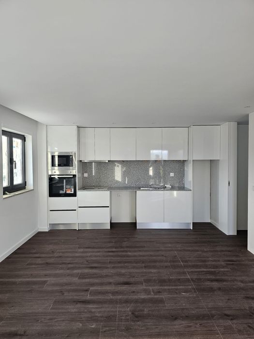 Alugo 4 apartamentos T1