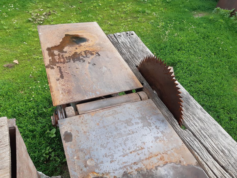 Сак як новий зварювальний на колесах сак.