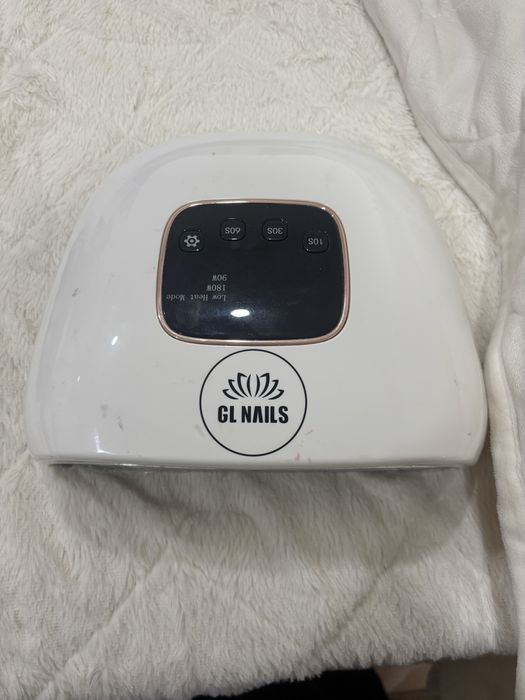 Maquinas de manicure.