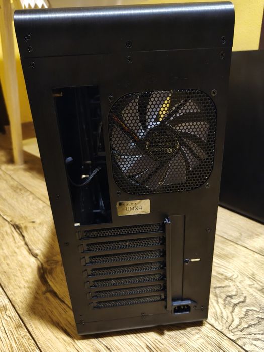 Obudowa PC Jonsbo UMX4