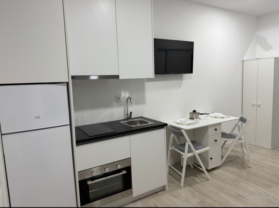 T0 NOVO  Com PISCINA e DESPESAS Todas INCLUÍDAS  de 500€ a  600€