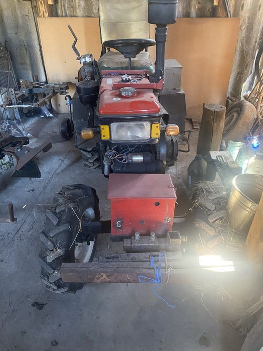 Тракторець з усім навісним