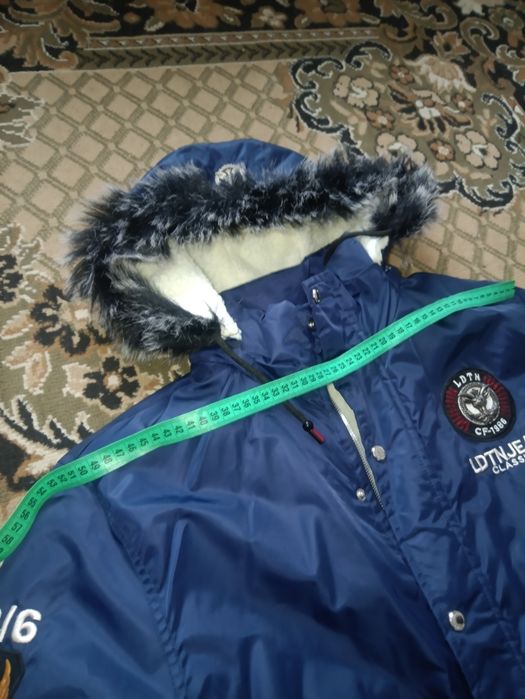Продам куртку нову