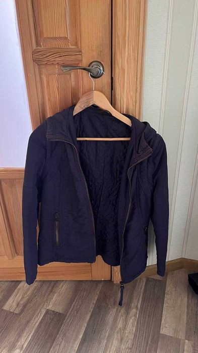 Жіноча куртка на осінь