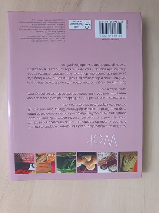 Livro" WoK"  as melhores receitas da cozinha asiática
