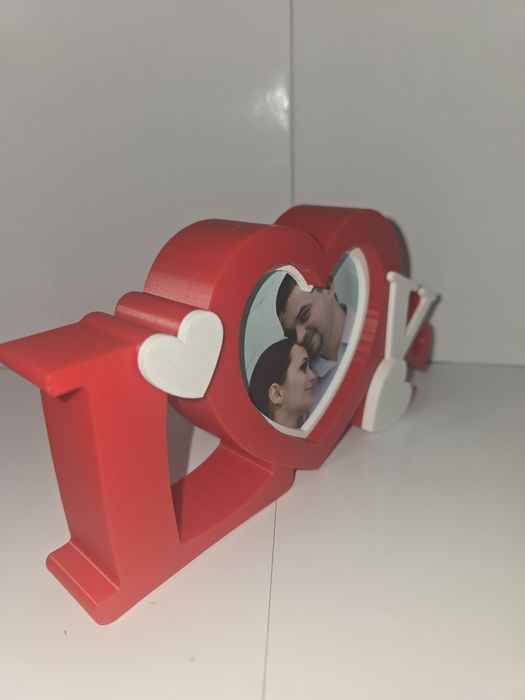 Walentynki, dzień zakochanych. Ramka na zdjęcie  LOVE +SERCE