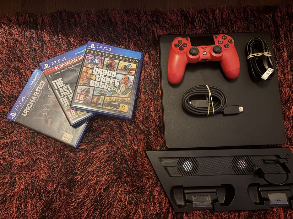 Ps4 com jogos e comando