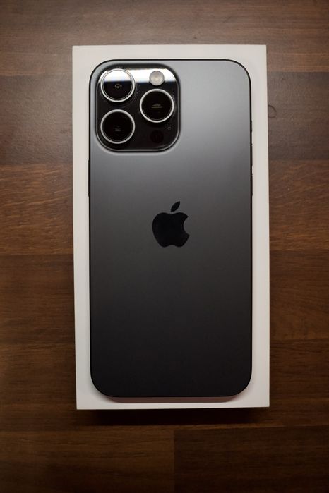 Iphone 15 pro max 256GB. STAN PERFEKCYJNY + etui  i szkło spiegen