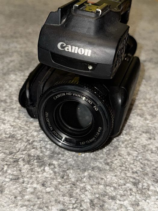 Canon XA30 + Fisheye Realm 43mm + Adapter + 3 Baterie