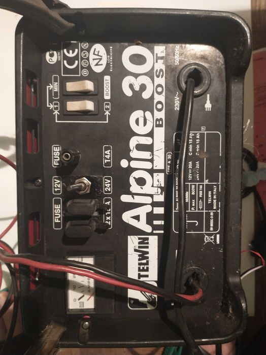 Prostownik do akumulatora Alpine 30. Boost