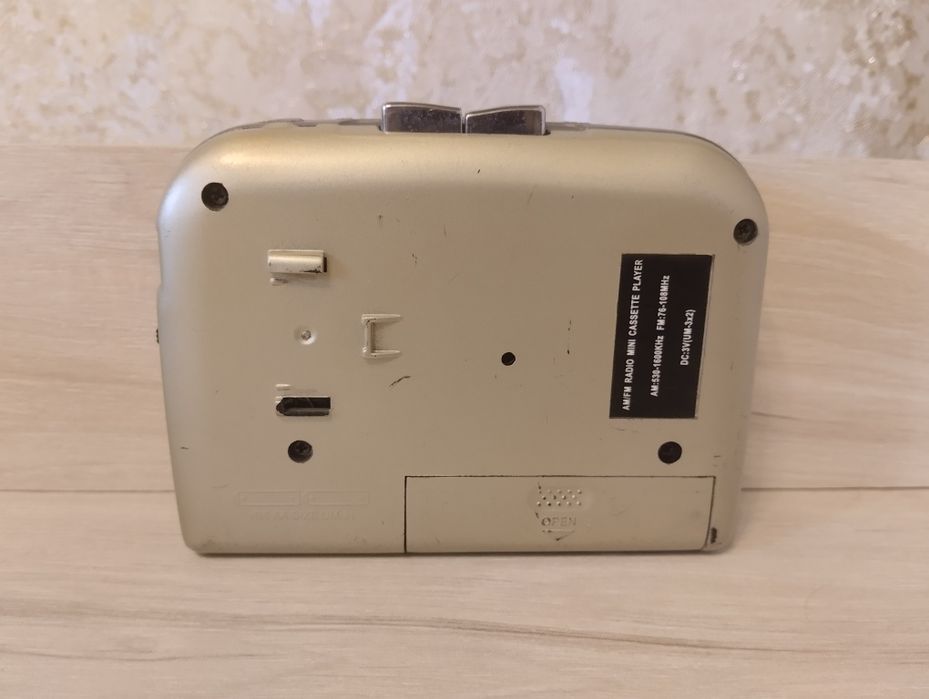 Касетні магнітофони GOLDYP GL-915 ,Toxi Tx-8200DL та плеєр