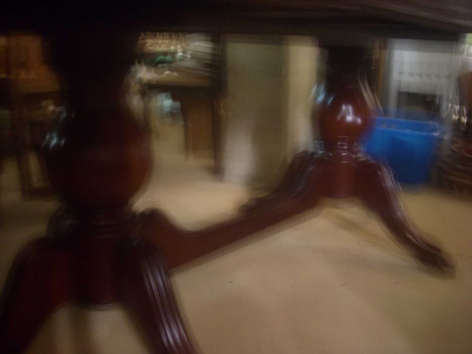 mesa em madeira com 6 cadeiras