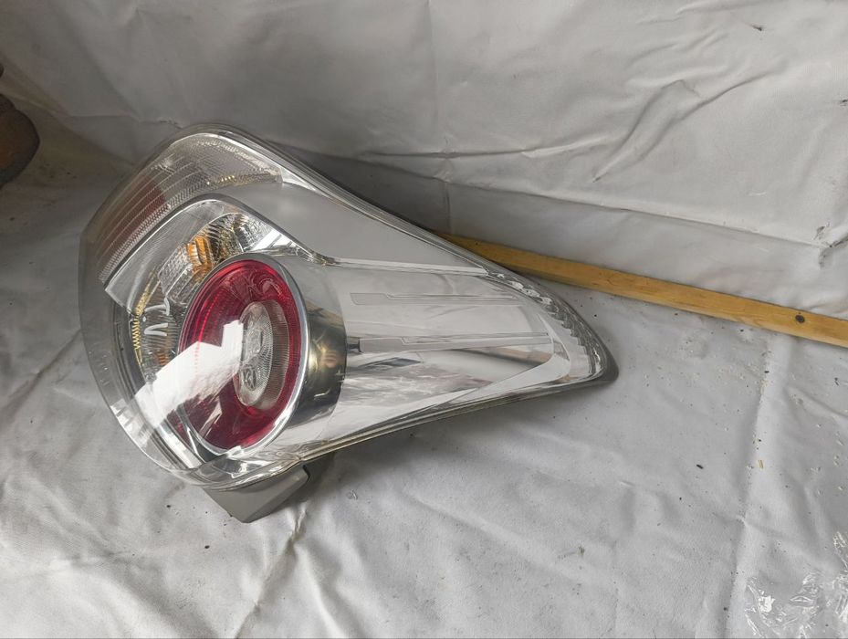 Задній  стоп Toyota verso