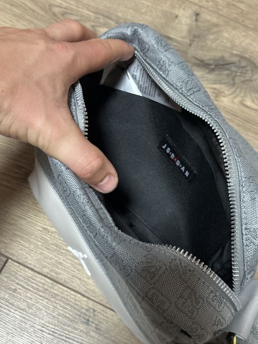 Сумка Air Jordan Monogram Crossbody | Nike, найк, джордан месенджер