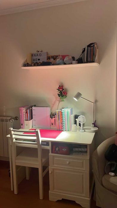 Mobília de quarto branca