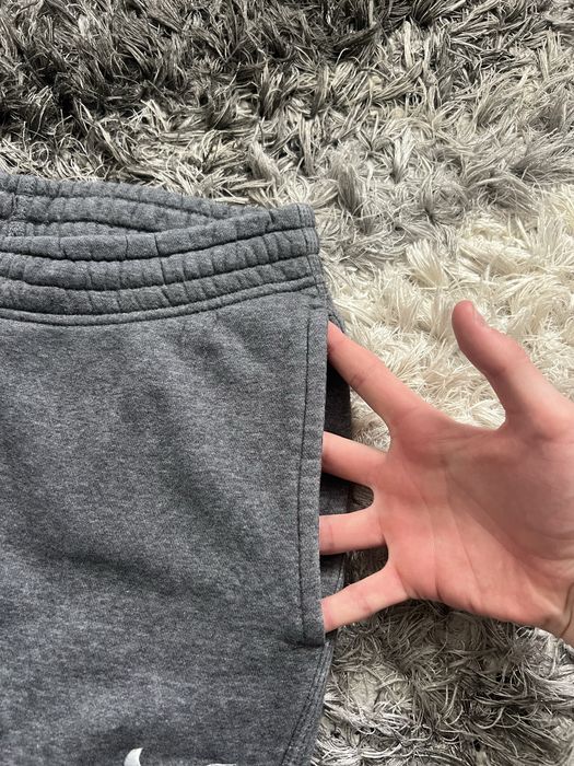 Штани Nike з нових колекцій