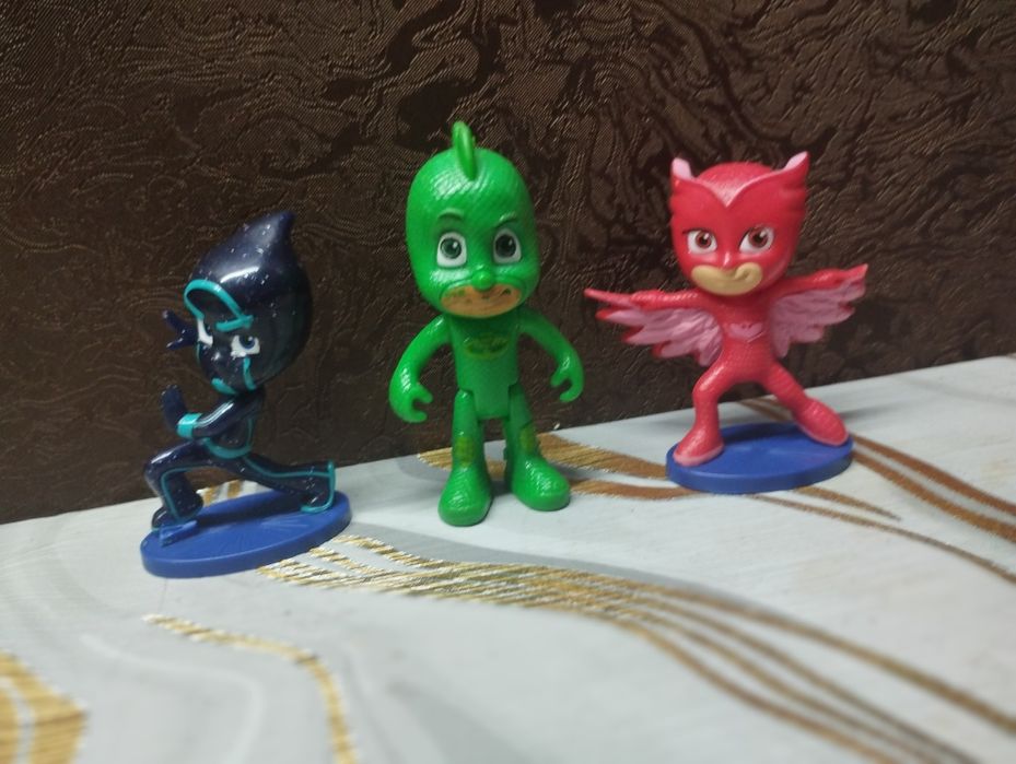 Фігурки героїв в масках цена за всё