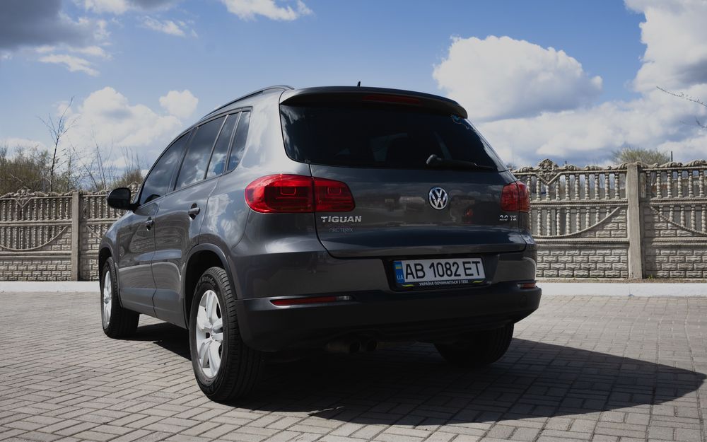Volkswagen  tiguan 16