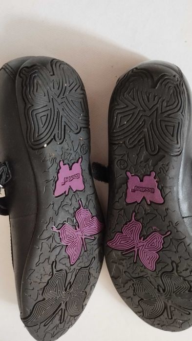 Туфлі шкільні шкіра Bootleg чорні 22.8 см бежеві нові Clarks 24см