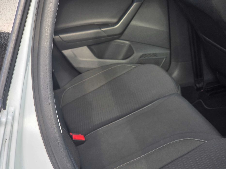 Carro VW polo como novo. Todos os serviços  realizados na marca.