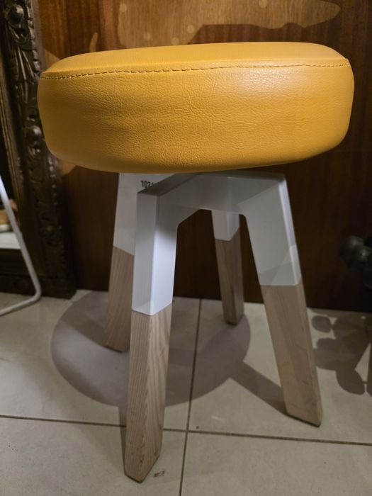 Hoker, taboret, stołek żółty design Bejot spin