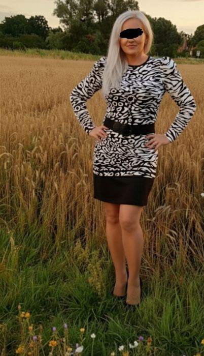 Sukienka ołówkowa z dzianiny marki Bodyflirt r.38/40 - nowa