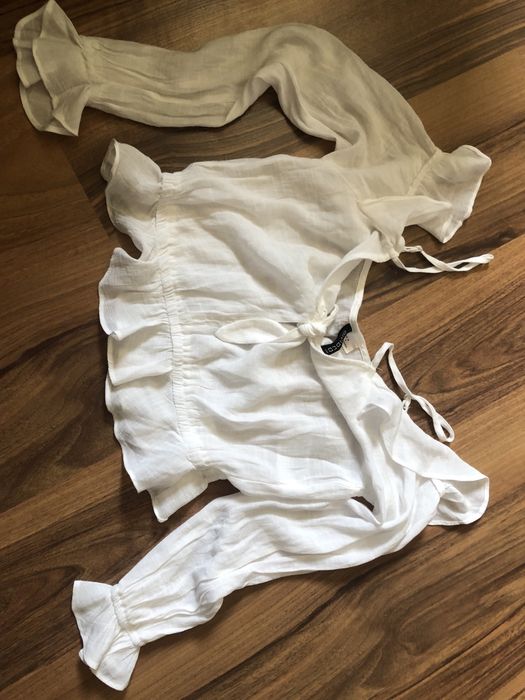 Top bluzka odkryte ramiona baskinką S