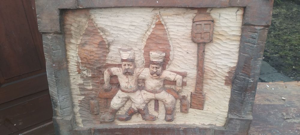 Płaskorzeźba w drewnie