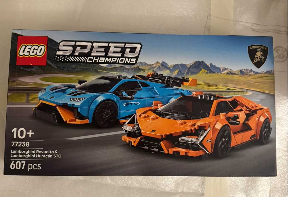 LEGO Set 77238 Lamborghini Revuelto e Huracán STO