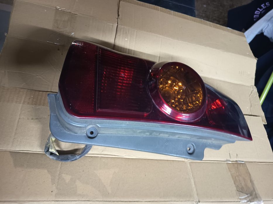 Farol traseiro Mitsubishi
