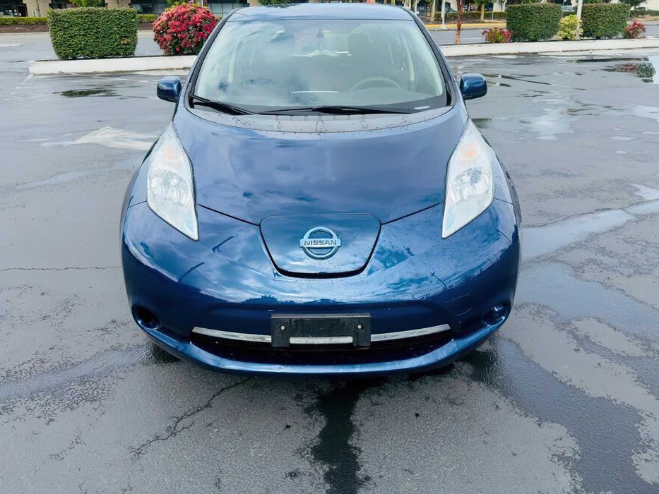 Nissan LEAF S      2017