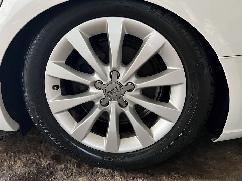 Диски R17 Audi A6 A4 A5 4G0601025BH з резиною