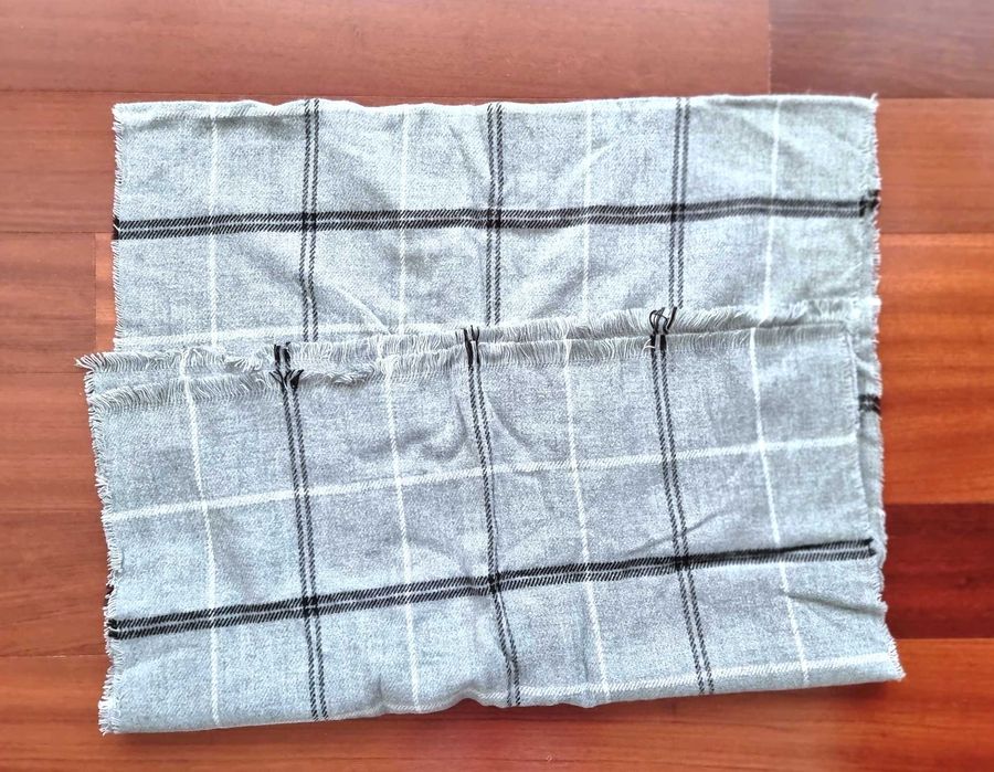 Cachecol cinzento com padrão quadriculado Primark - nunca usado